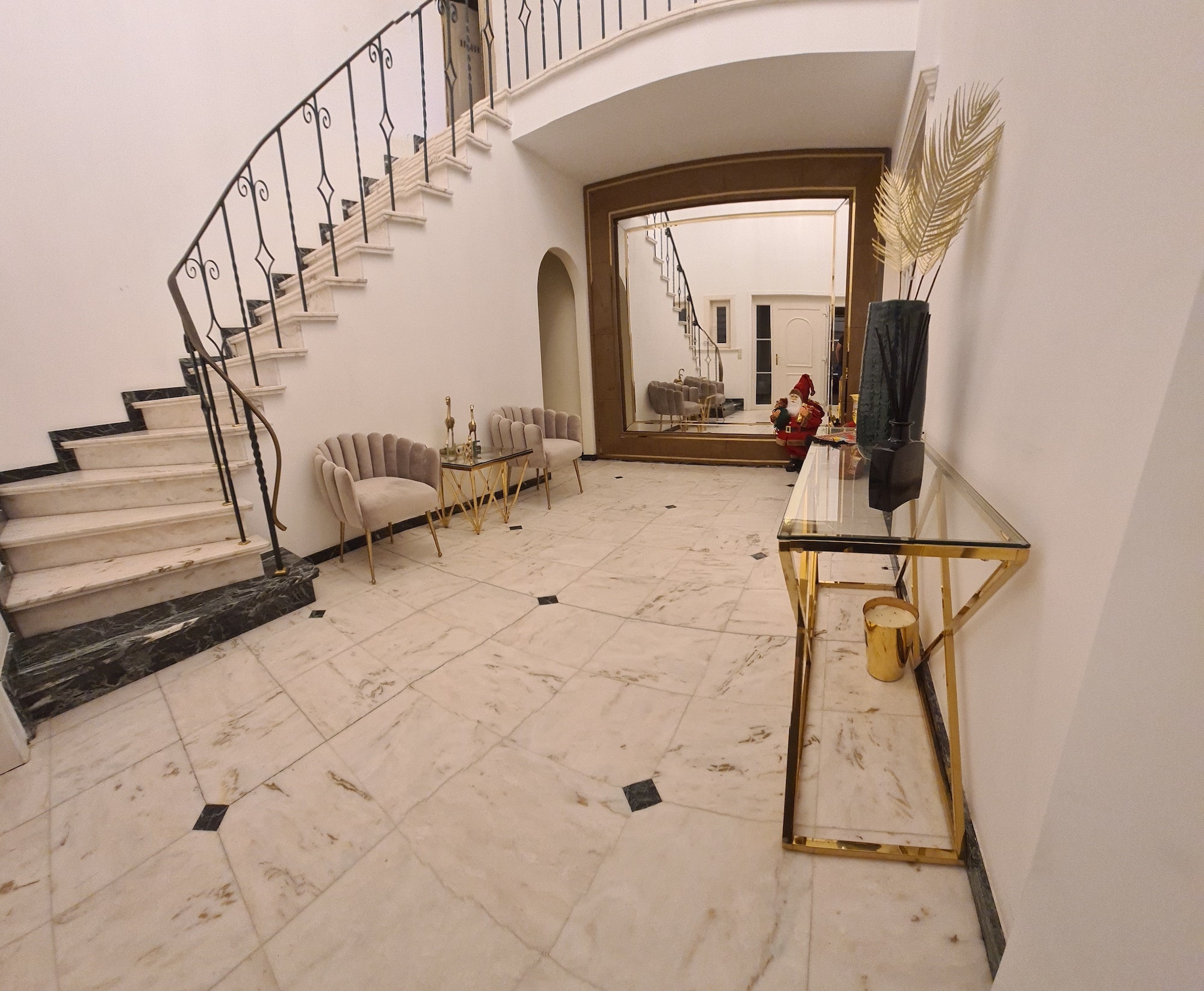 Villa à Waterloo – Juillet 2020 – hall villa apres