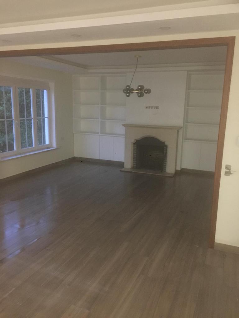 Villa à Waterloo – Juillet 2020 – villa salon cheminee apres